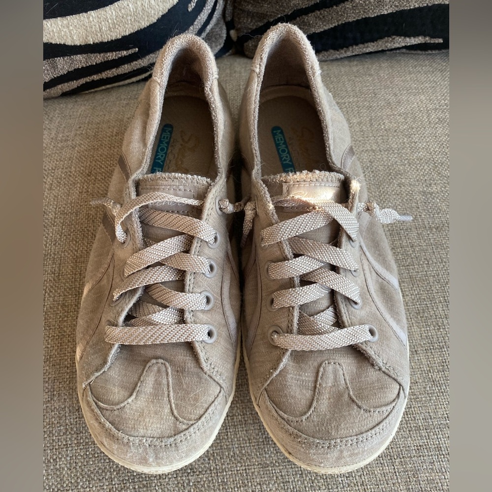 Sketchers Slip ons